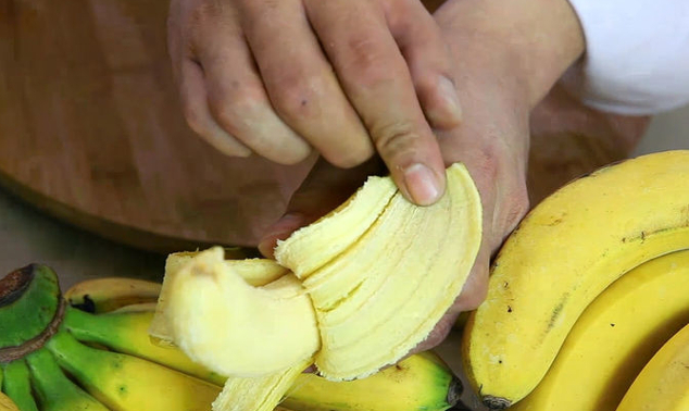 Here’s-Why-You-Should-Eat-Bananas-With-Peel-1
