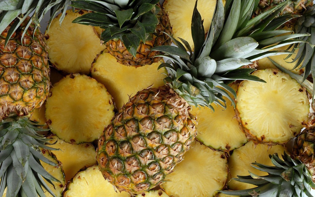 Everything-You-need-to-know-about-pineapple-by-green-blender