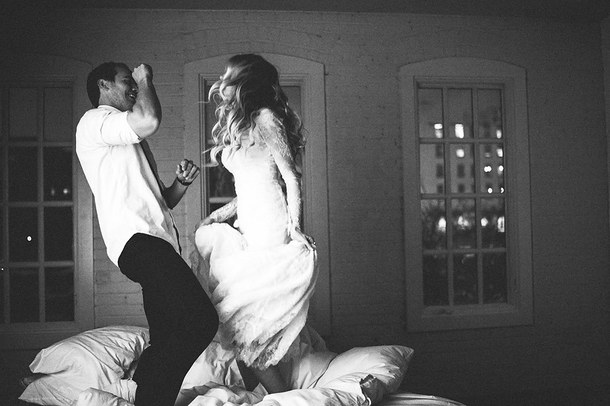 bed-black-and-white-couple-dancing-Favim.com-2362429