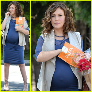 pregnant-alyssa-milano-wears-super-tight-dress-to-reveal-her-large-baby-bump