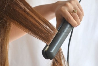 670px-Protect-Your-Hair-from-Heat-in-a-Straightener-Step-3