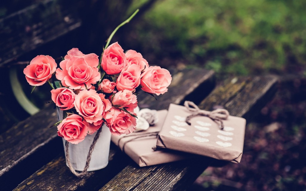 spink-roses-gifts-hearts-bench-vintage-photo-hd-wallpaper