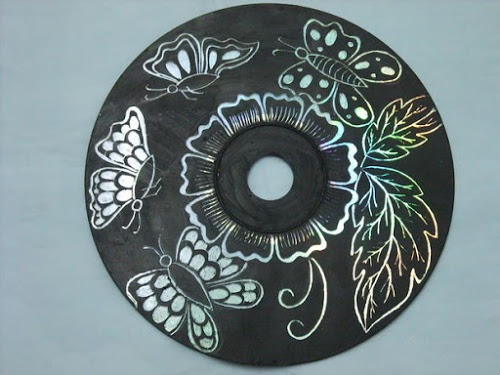 06-cd-recycle-wall-art