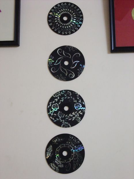 07-cd-recycle-wall-art