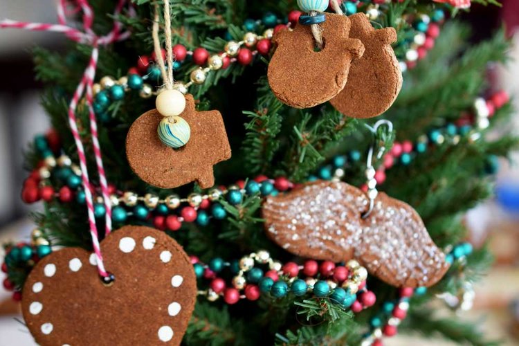 hbu-scented-christmas-ornaments