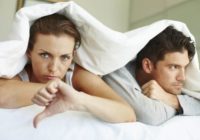 7 domas, kas pamanās būt vīrieša prātā, pirmo reizi guļot tev blakus