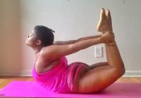 Sensācija: “Apaļīga” jogas trenere iekaro internetu (+foto)