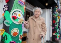 Iepazīsties: pasaules vecākā ielu māksliniece, kurai ir 104 gadi!
