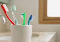 Briesmīgas lietas, kas notiek ar tavu organismu, ja tu netīri zobus