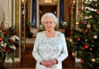 Lūk, kā Ziemassvētkus svin britu karaliskā ģimene!