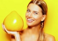 Pomelo – 15 iemesli, kādēļ savā uzturā vajadzētu iekļaut šo augli + recepte