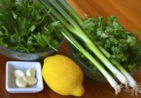5 receptes, kā attīrīt organismu ar citroniem, ķiplokiem un pētersīļiem
