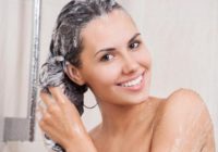 Kā mazgāt matus, lai tie būtu veselīgi un spoži