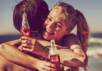 Tā nav domāta tikai dzeršanai – uzzini, kur vēl ikdienā vari izmantot Coca-Cola!