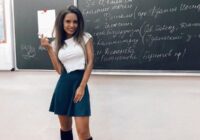 Šo meiteni dēvēja par pašu “seksīgāko skolotāju Krievijā”; Tad noskaidrojās patiesība