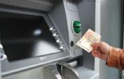Biju dziļos parādos, jau biju pilnīgi izmisusi, bet pazīstama zīlniece man ieteica, ko varētu darīt Biju dziļos parādos, jau biju pilnīgi izmisusi, bet pazīstama zīlniece man ieteica, ko varētu darīt
