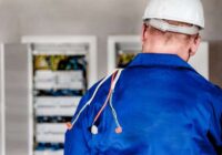 Elektriķi no Ukrainas cītīgi strādā dienu un nakti, lai atjaunotu elektrību un sakarus.