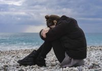 Pavasara depresija: kāpēc tā parādās un kā no tās atbrīvoties