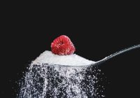 Kā var aizstāt cukuru: ko cukura vietā likt tējā un kafijā