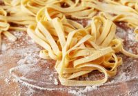 Kā pagatavot svaigu itāļu pastu ar savām rokām