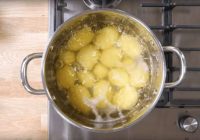 Neiedomājams pielietojums: ko darīt ar ūdeni, kurā vārīti kartupeļi