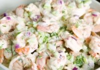 Avokado un garneļu salāti: vienkārša recepte karaliskam ēdienam