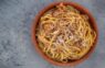 Spageti būs “pilni ar garšu”, ja tos gatavos tikai ar piecām sastāvdaļām