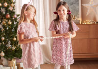 Family look Ziemassvētku vakaram: elegance un komforts apvienoti vienā – burgundijs, cozy chic un mīksti adījumi