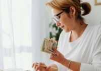Finanšu pratība sievietēm: praktiski soļi ceļā uz finansiālu neatkarību