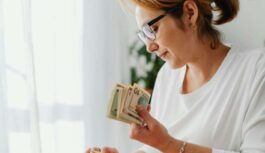 Finanšu pratība sievietēm: praktiski soļi ceļā uz finansiālu neatkarību Finanšu pratība sievietēm: praktiski soļi ceļā uz finansiālu neatkarību